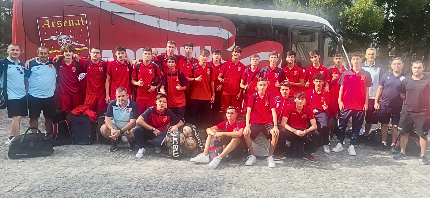JUNIORES E JUVENIS EM ESTÁGIO