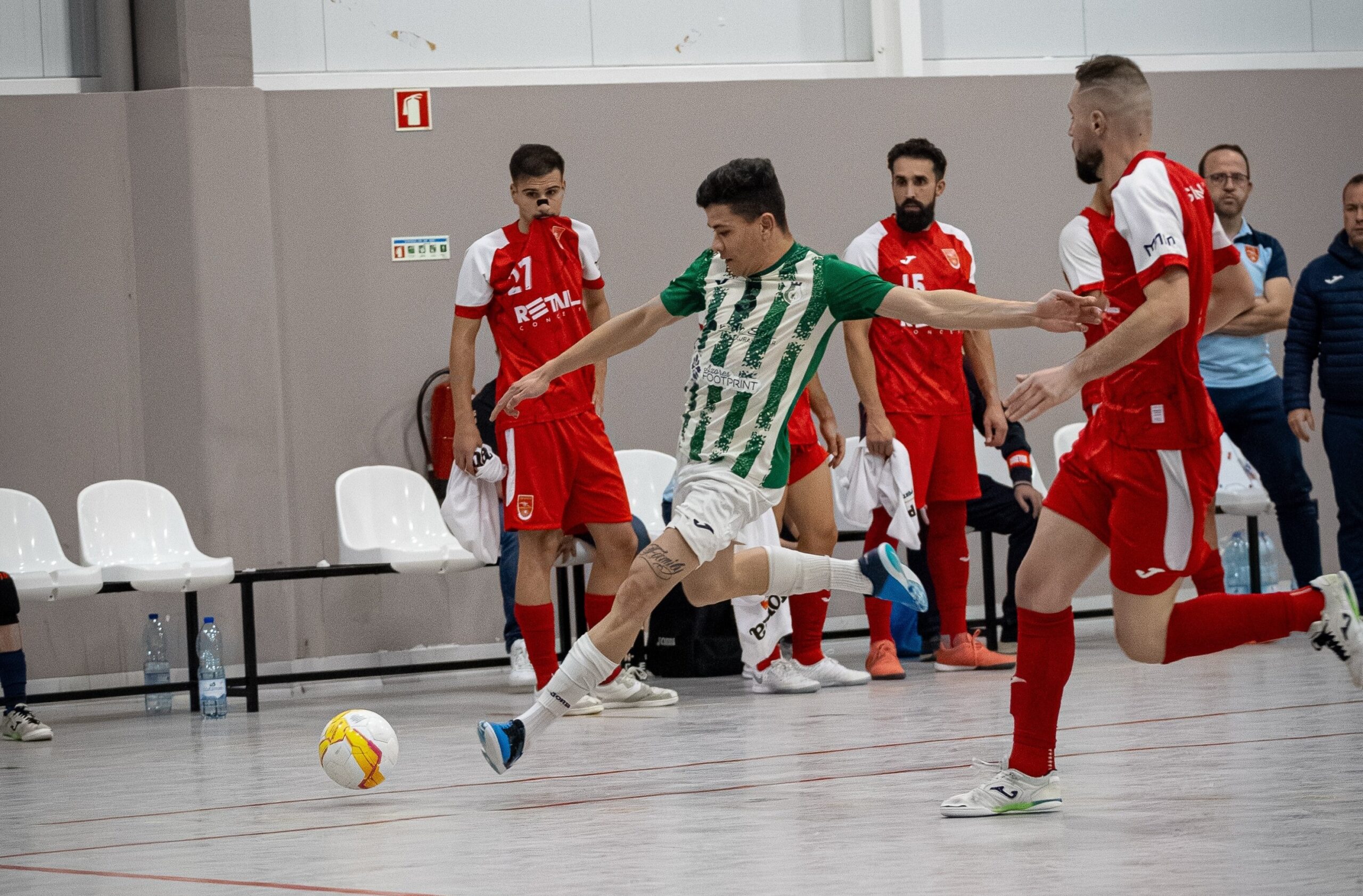ARSENAL SOFRE DERROTA NOS AÇORES