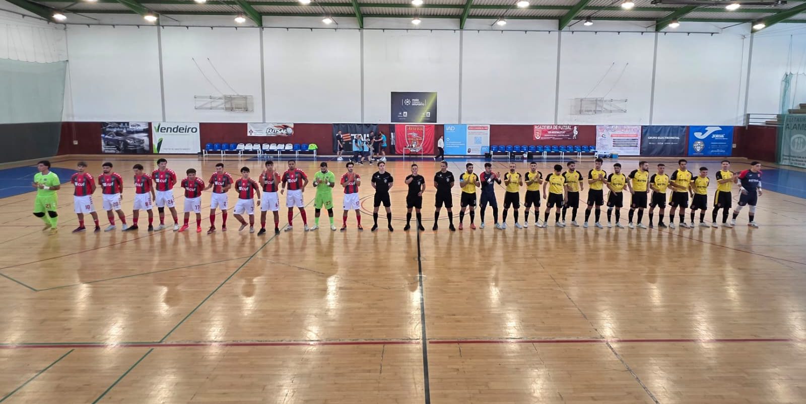 ARSENAL VENCE E CONTINUA NA LIDERANÇA