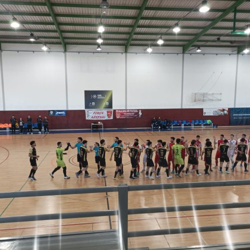 ARSENAL VENCE OS AMIGOS DE CERVA
