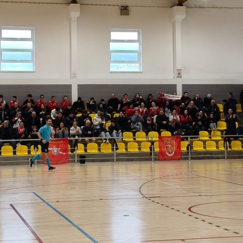 DESAIRE DO ARSENAL EM CERVA NA FASE DE CAMPEÃO